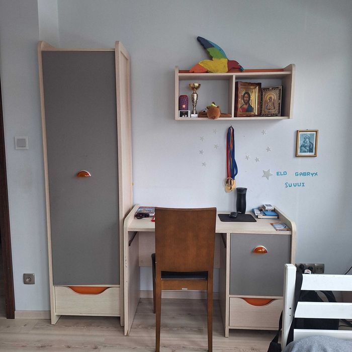 Regał zamykany na skarby