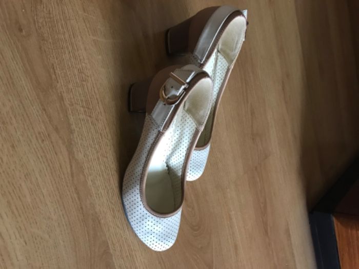 Skórzane czółenka roz. 37