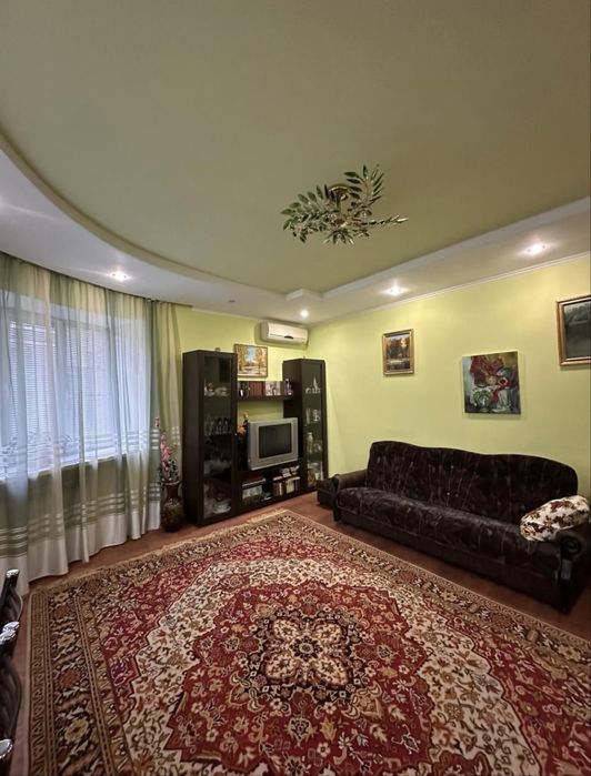 Реальная 2-ка в Центре, Ярослава Мудрого