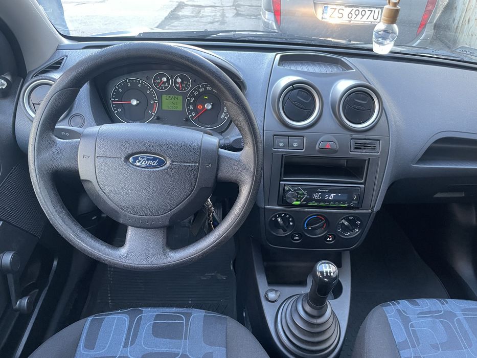 Fiesta 1.4 b klima 2006r *niski przebieg