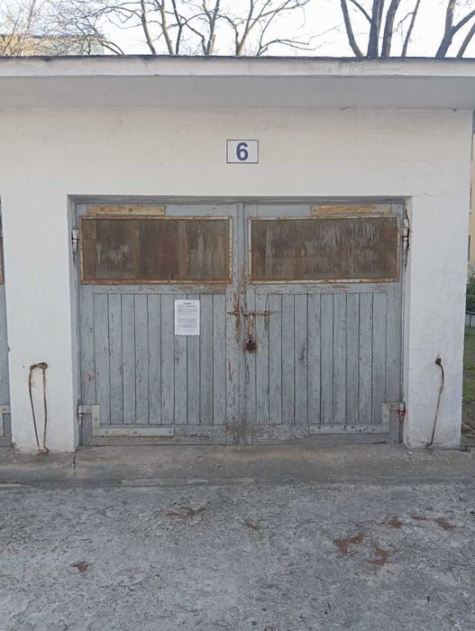 nieruchomość garaż