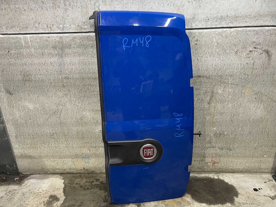 Porta traseira direita Fiat Doblo 2016