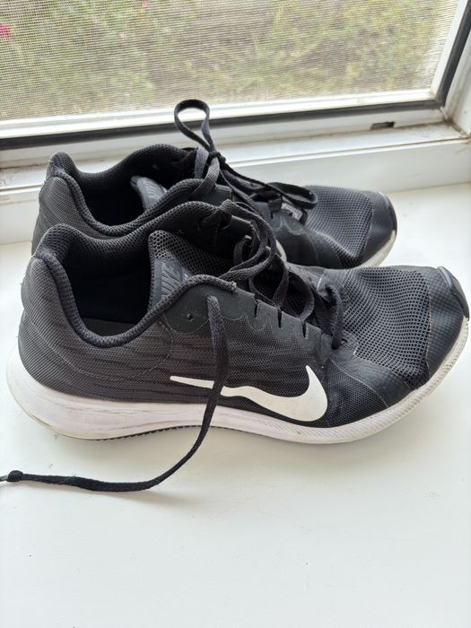 Продамо жіночі кросівки Nike