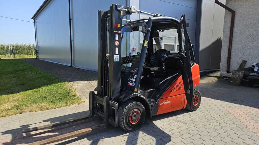 Wózek Widłowy Linde H25T terenowy Wolny skok triplex stan bdb Przesuw
