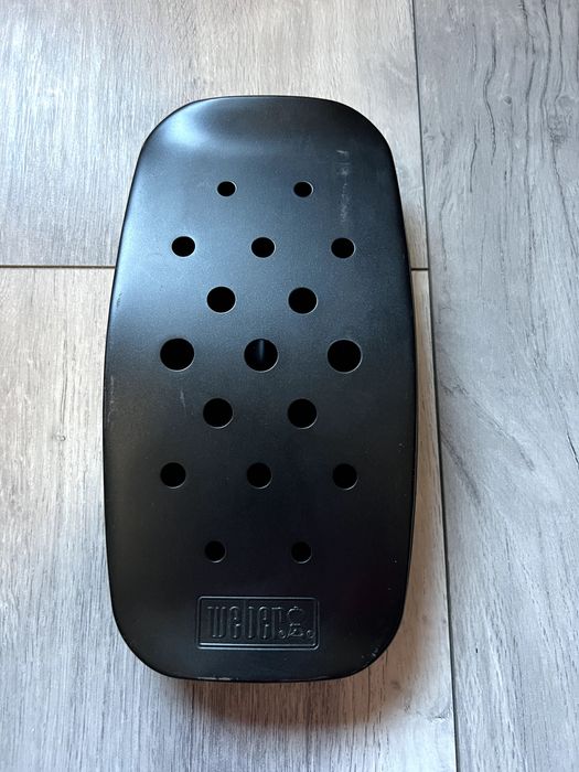 Універсальний контейнер/димогенератор для копчення на грилях Weber