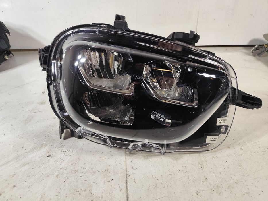Citroen C3 III Lift 20- Prawy Przód Prawa Lampa Full LED Oryg WLKP