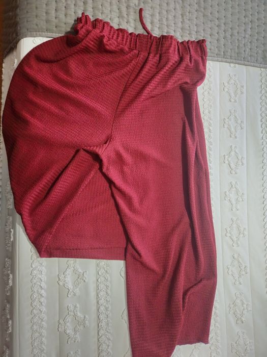 Calça pantalona.