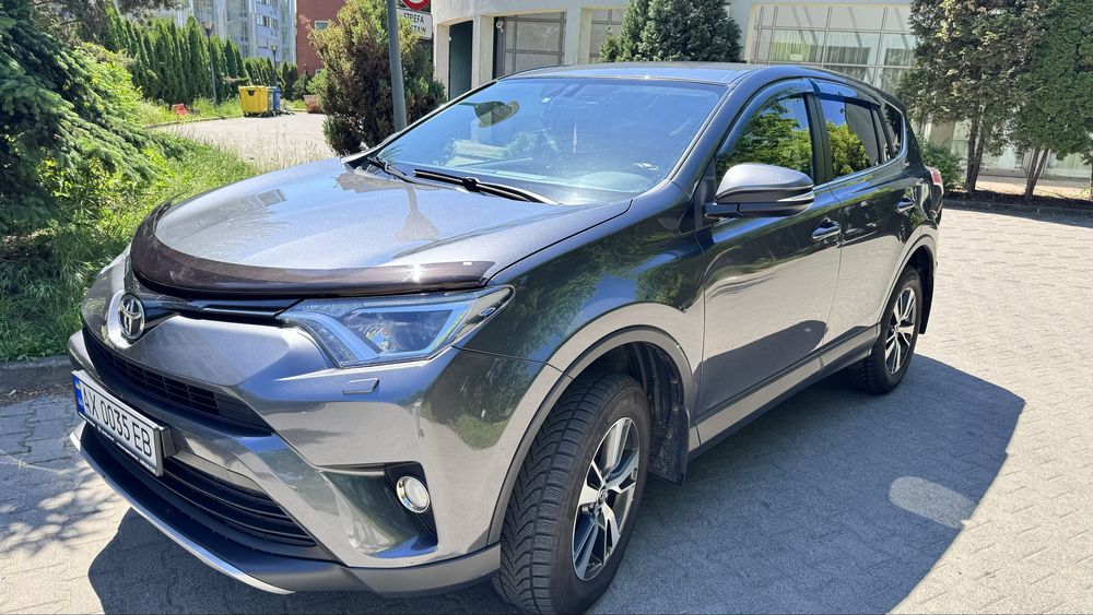 Продам автомобиль Тойота RAV 4