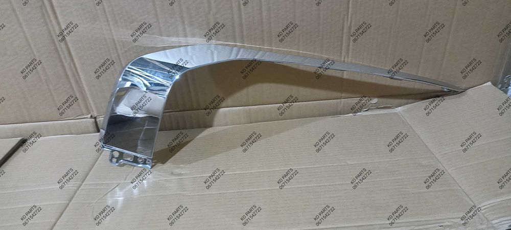 Молдінг переднього бампера правий, лівий верхній Mitsubishi Outlander4