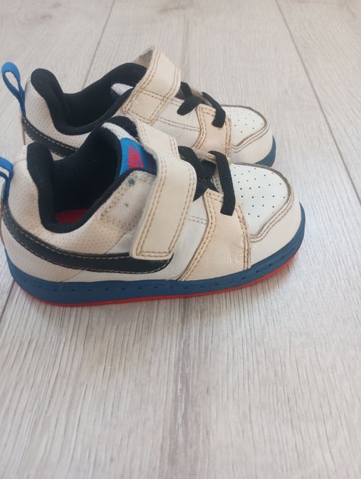 Дитячі кросівки фірми nike