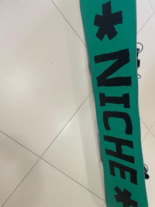 Snowboard Niche Story