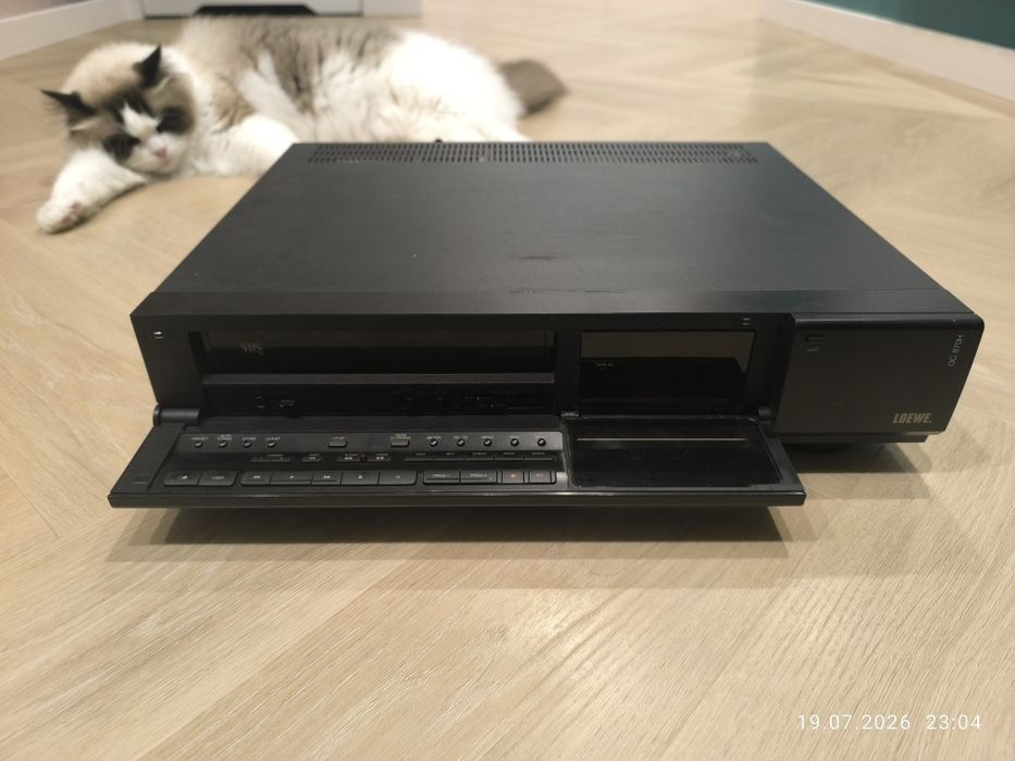 Odtwarzacz VHS loewe oc 870H