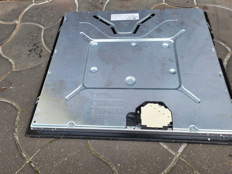 Płyta indukcyjna ceramiczna Bosch HT6ET60 posiada 4 pola grzewcze