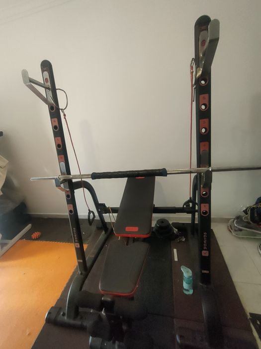 Rack com banco  com várias funcionalidades