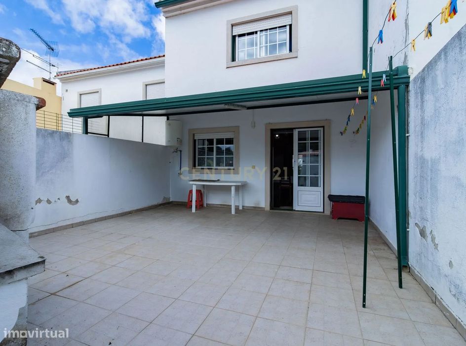 Moradia T2 com Garagem Privativa - Maiorga, Alcobaça