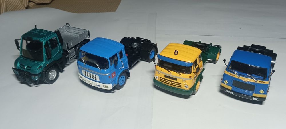 Camiões escala 1/43