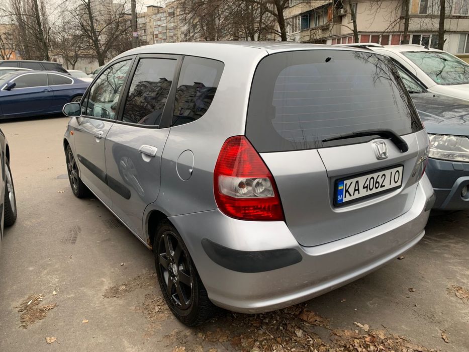 Продам авто Honda Jazz 2002