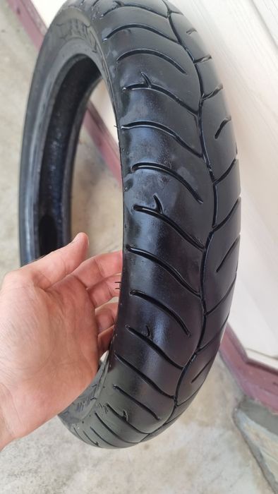 Продам покришку 100 80 16 metzeler honda sh 125 150 300