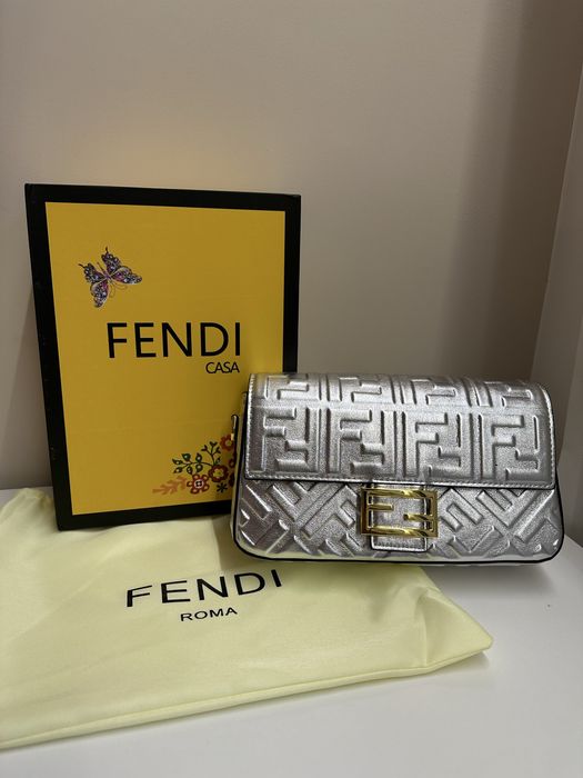 Torebka Fendi damska z pudełkie