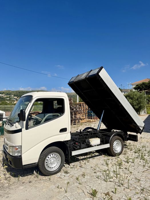 Toyota Dyna 3.0 c/ bascula
