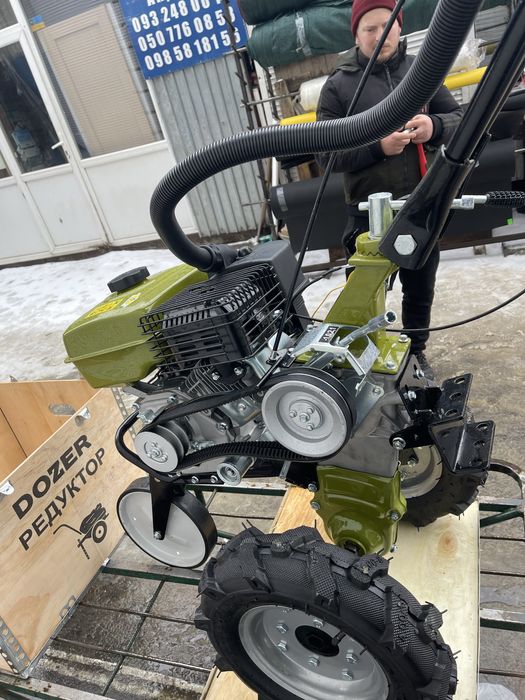 Мотоблок бензиновий Dozer G7-1 з колесами та фрезою 7 к.с.