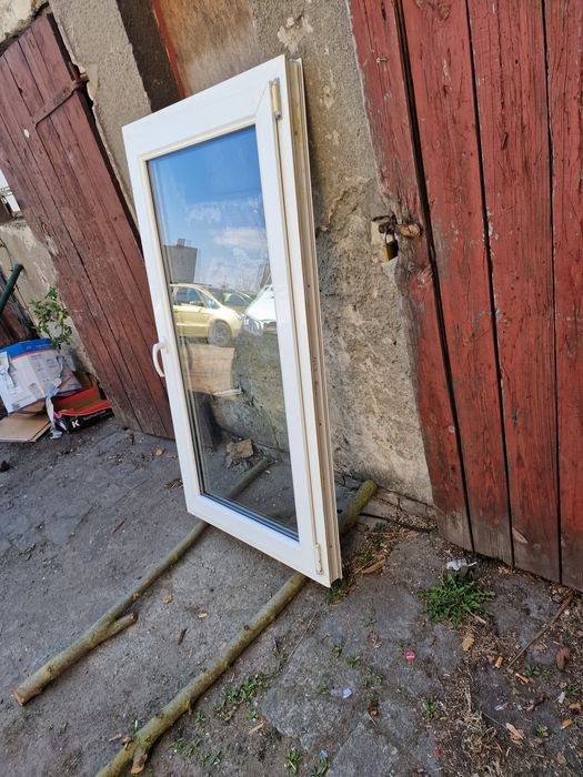 Sprzedam okno rozwierno uchylne 82x152