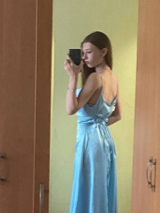 Шовкова сукня, плаття