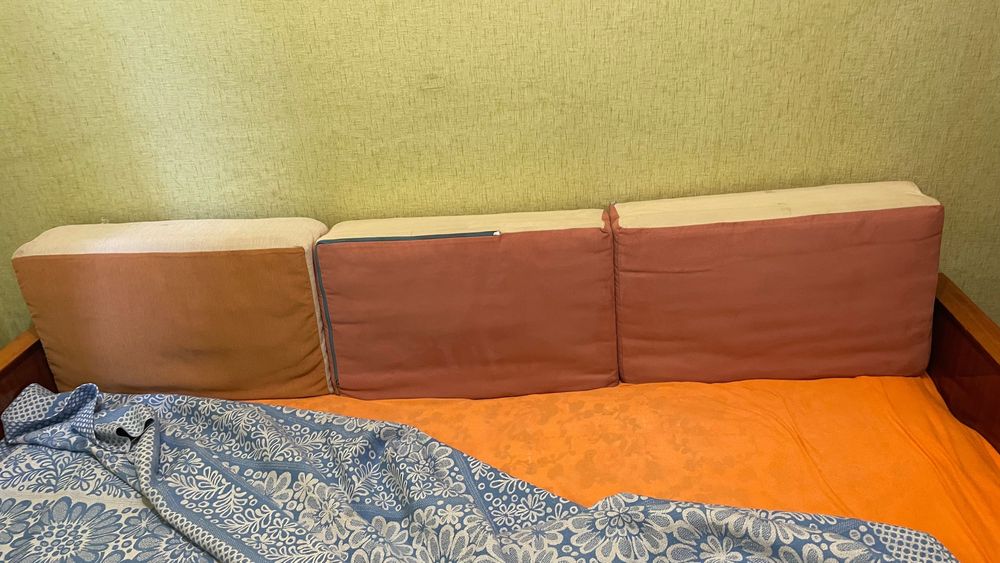 Віддам диван б/у