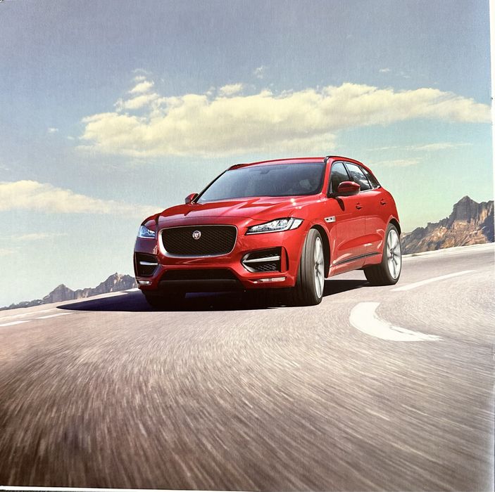 Jaguar F-pace prospekt.