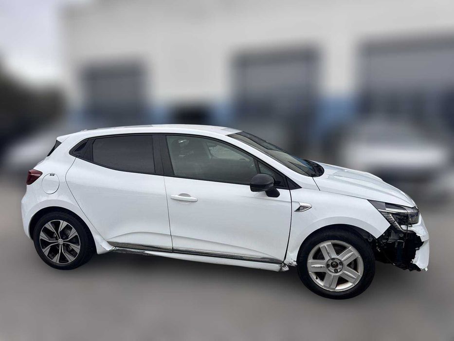 Renault Clio V 1.5 Blue dCi 101 cv de 2021 Salvado