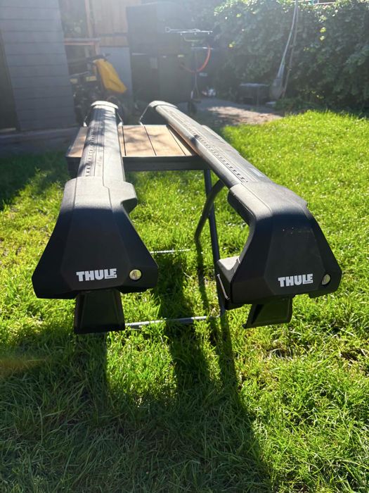 Thule WingBar Edge – kompletny bagażnik dachowy, czarny