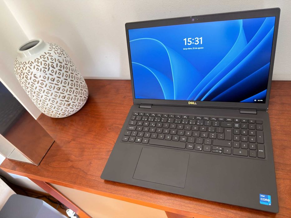 Dell Latitude 3520|15.6"FullHD|i7-1165G7 a 2.8Ghz|16Gb Ram|Ssd 256Gb|