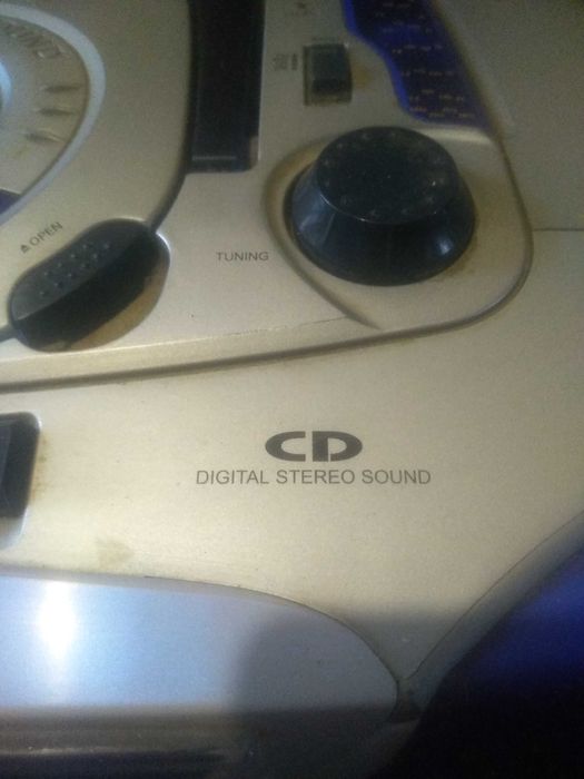 Магнитола в рабочем состоянии