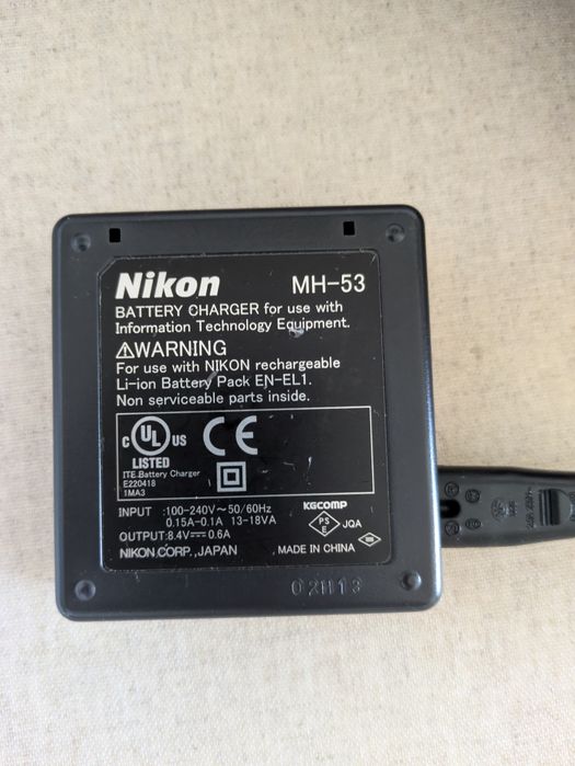 Carregador Nikon MH 53 mais bateria EN EL1