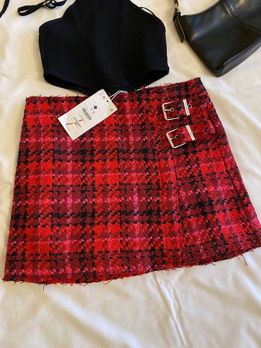 Нова твідова спідниця Bershka