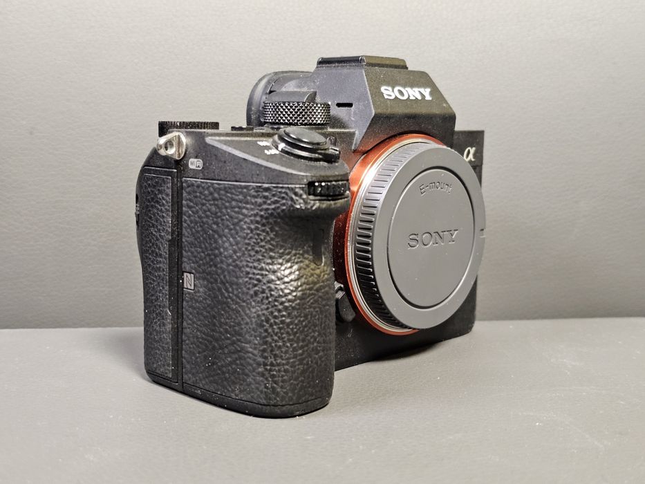 Sony Alpha A7 III Body (пробіг до 4000 кадрів) + клітка SmallRig