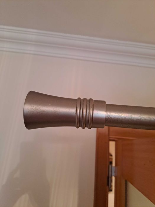 Conjunto de 4 cortinados e Varão