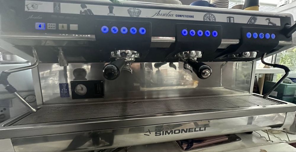 Продаж  професійного кавового апарату