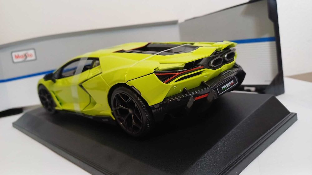 1/18 Lamborghini Revuelto vd - Maisto