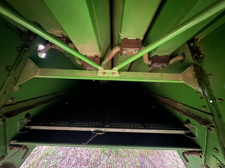 Продам комбайн джондир 1055