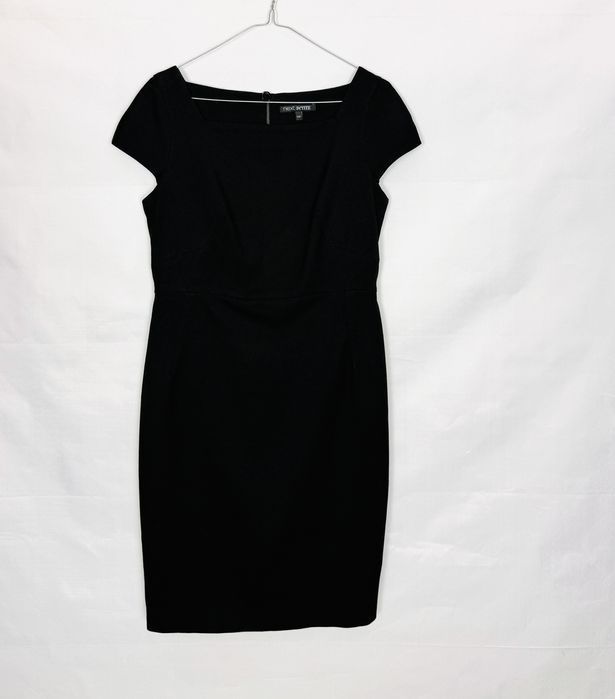 Czarna sukienka z kwadratowym dekoltem M 38