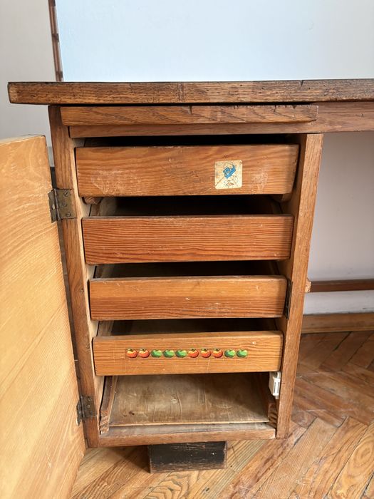 Biurko niskie, dla dziecka