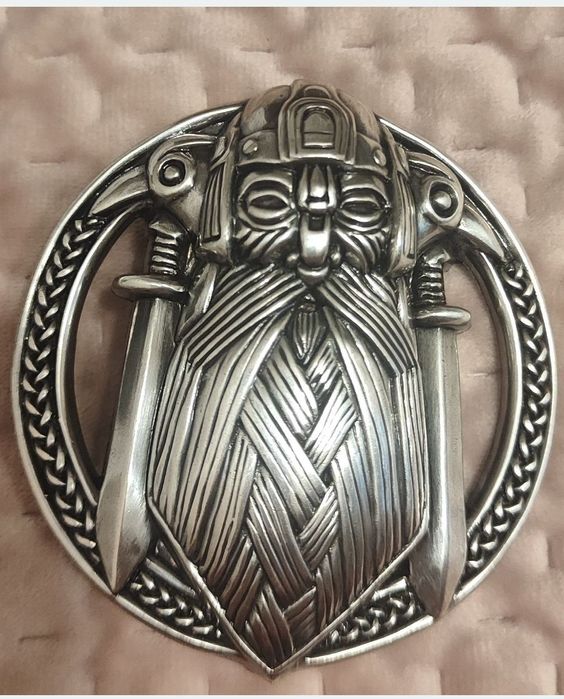 Пряжка для ременя у стилі вікінгів