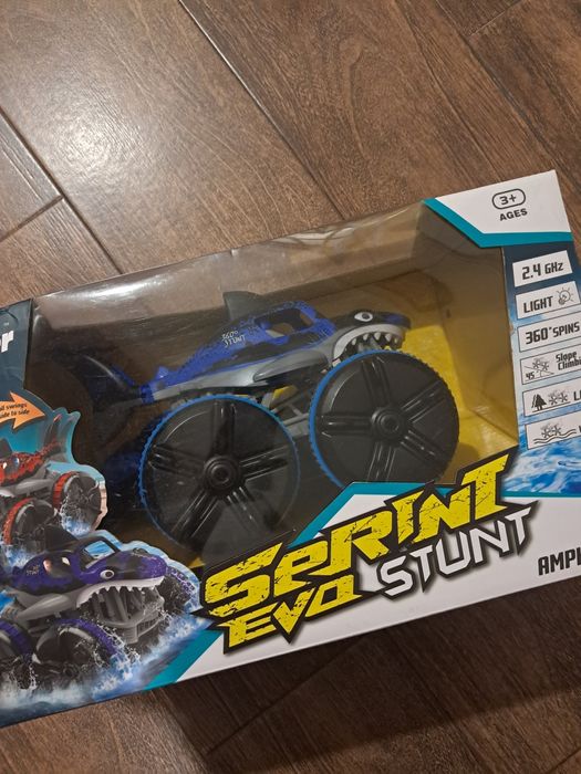 Машинка-амфібія на радіокеруванні Акула