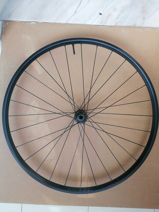 Par de rodas Bontrager TR 29"x25mm, center lock, cubo shimano MS 12V