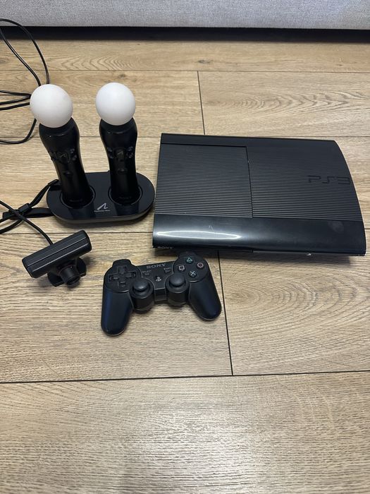 PS3 super slim + pad + 2 kontrolery move z kamerką REZERWACJA