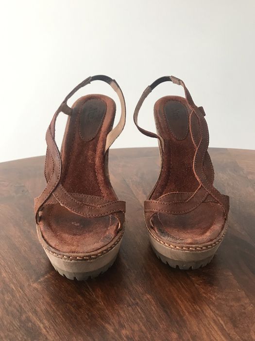 Sandálias novas da Xuz