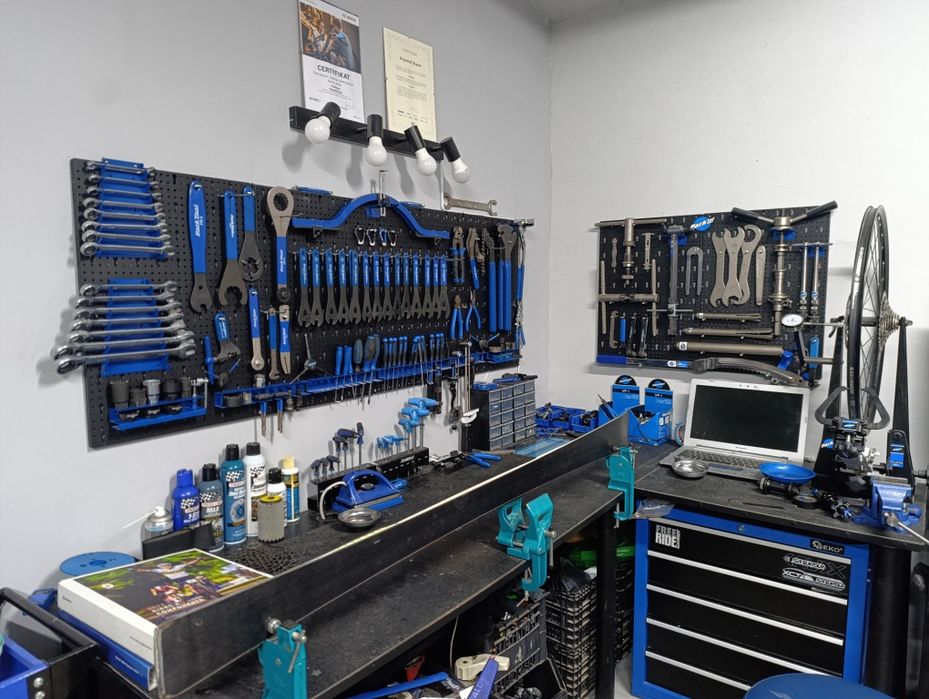 Profesjonalny Serwis Rowerowy, Narciarski i Snowboardowy Dębica