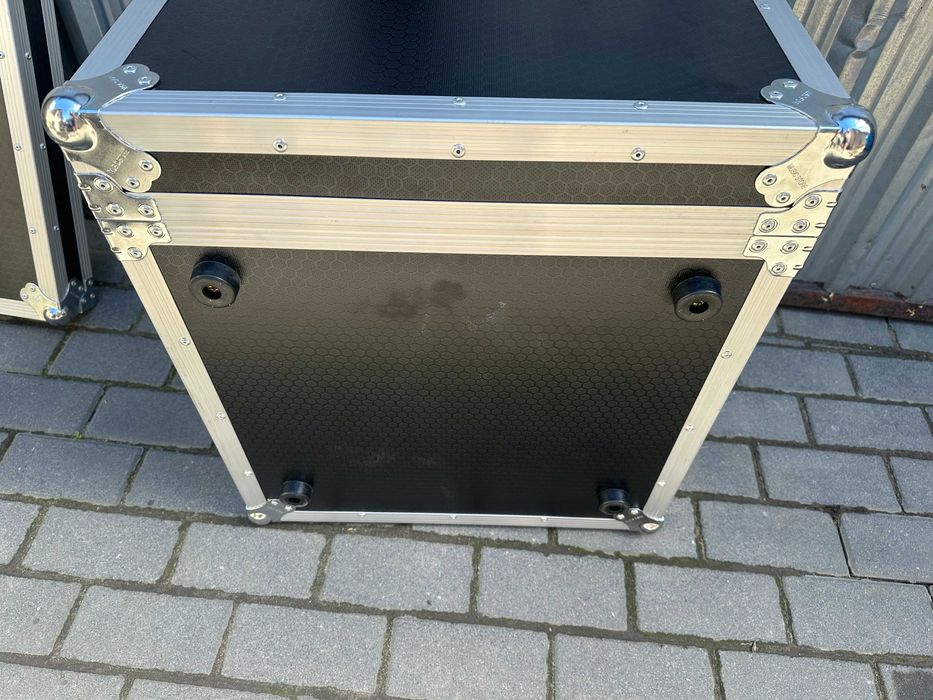Case, rack z mechanizmem kątowym 6U