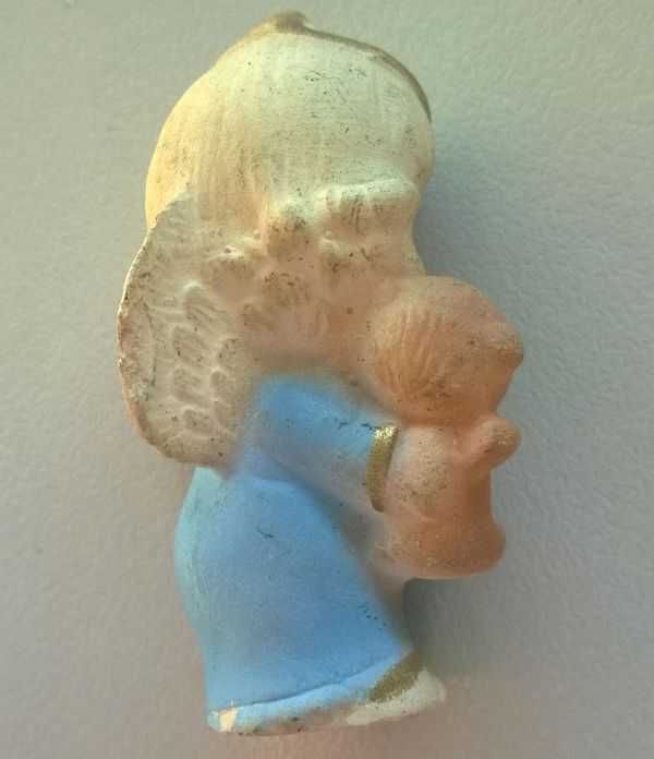 Figurki Aniołków Figurka Aniołek z misiem na rękach niebieski 5cm